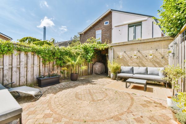 Courtyard Patio Service in Schaumburg